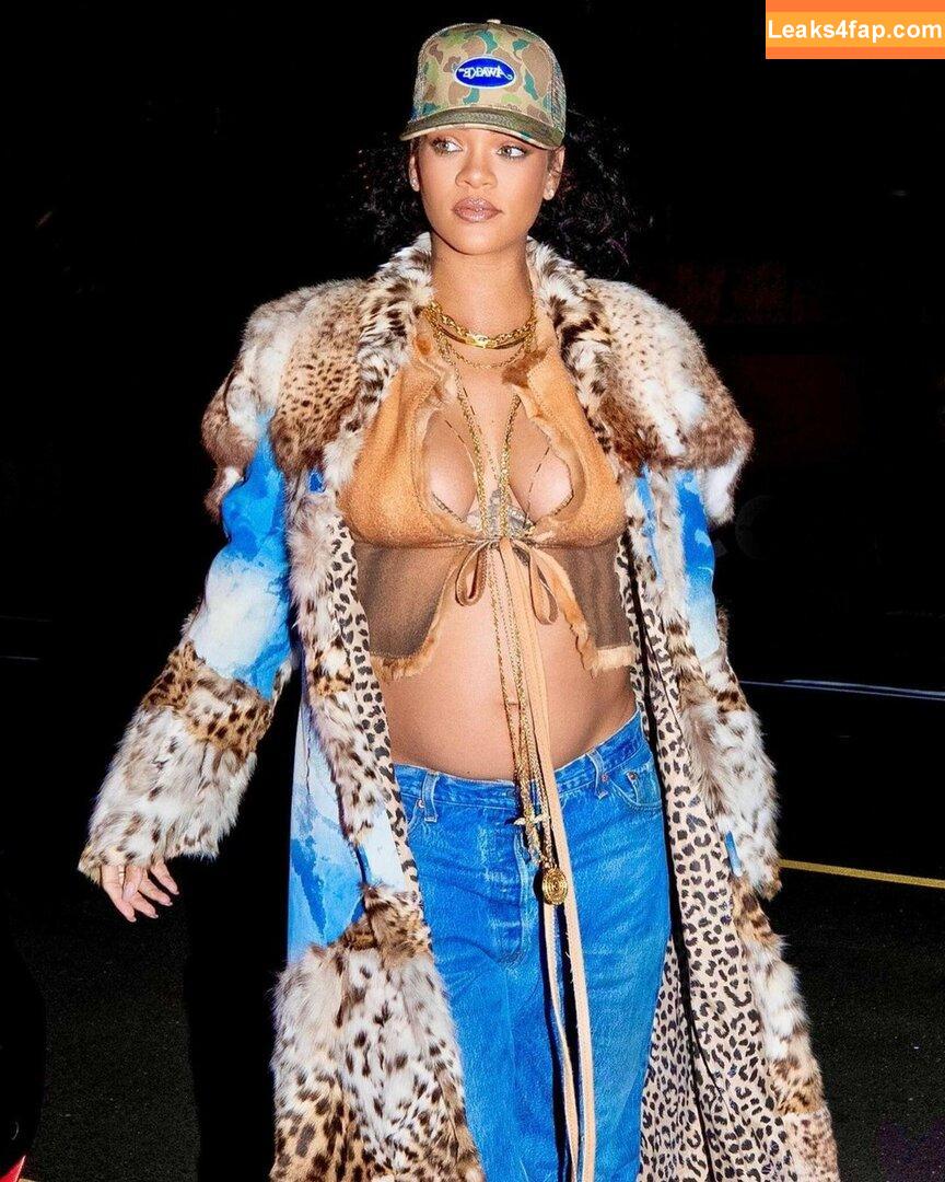 Rihanna / badgalriri leaked photo photo #0112