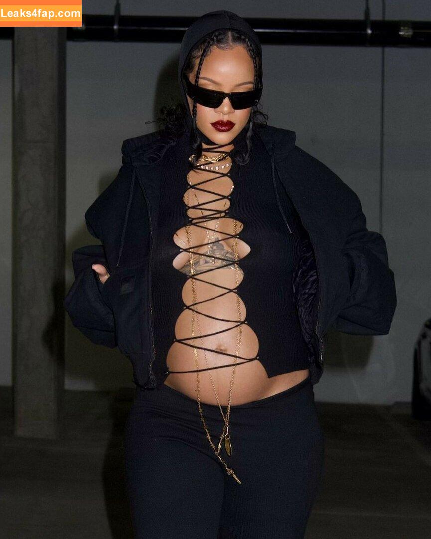 Rihanna / badgalriri leaked photo photo #0113