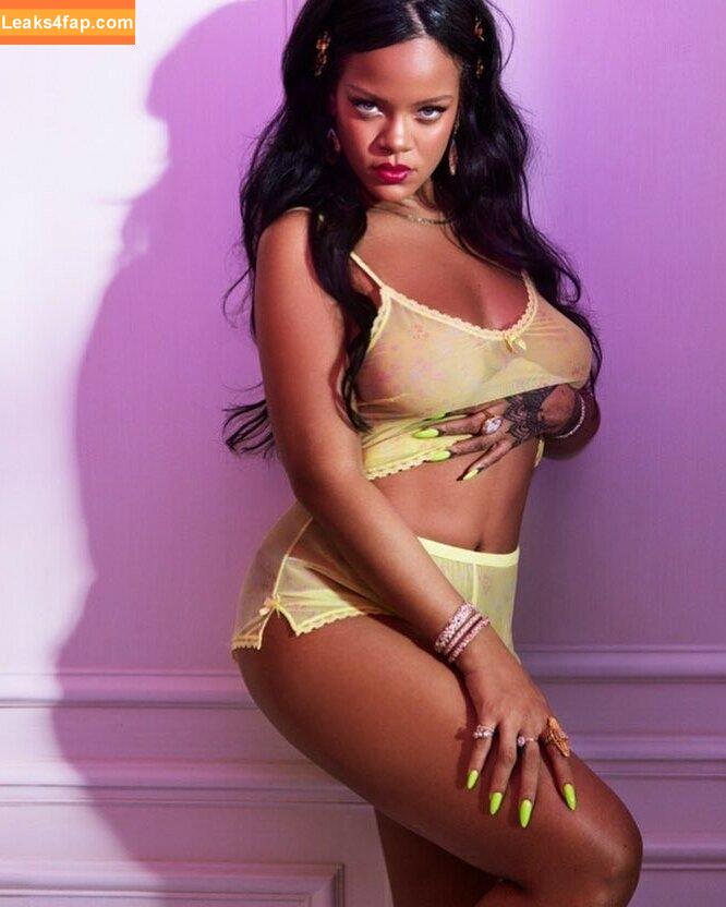Rihanna / badgalriri leaked photo photo #0140