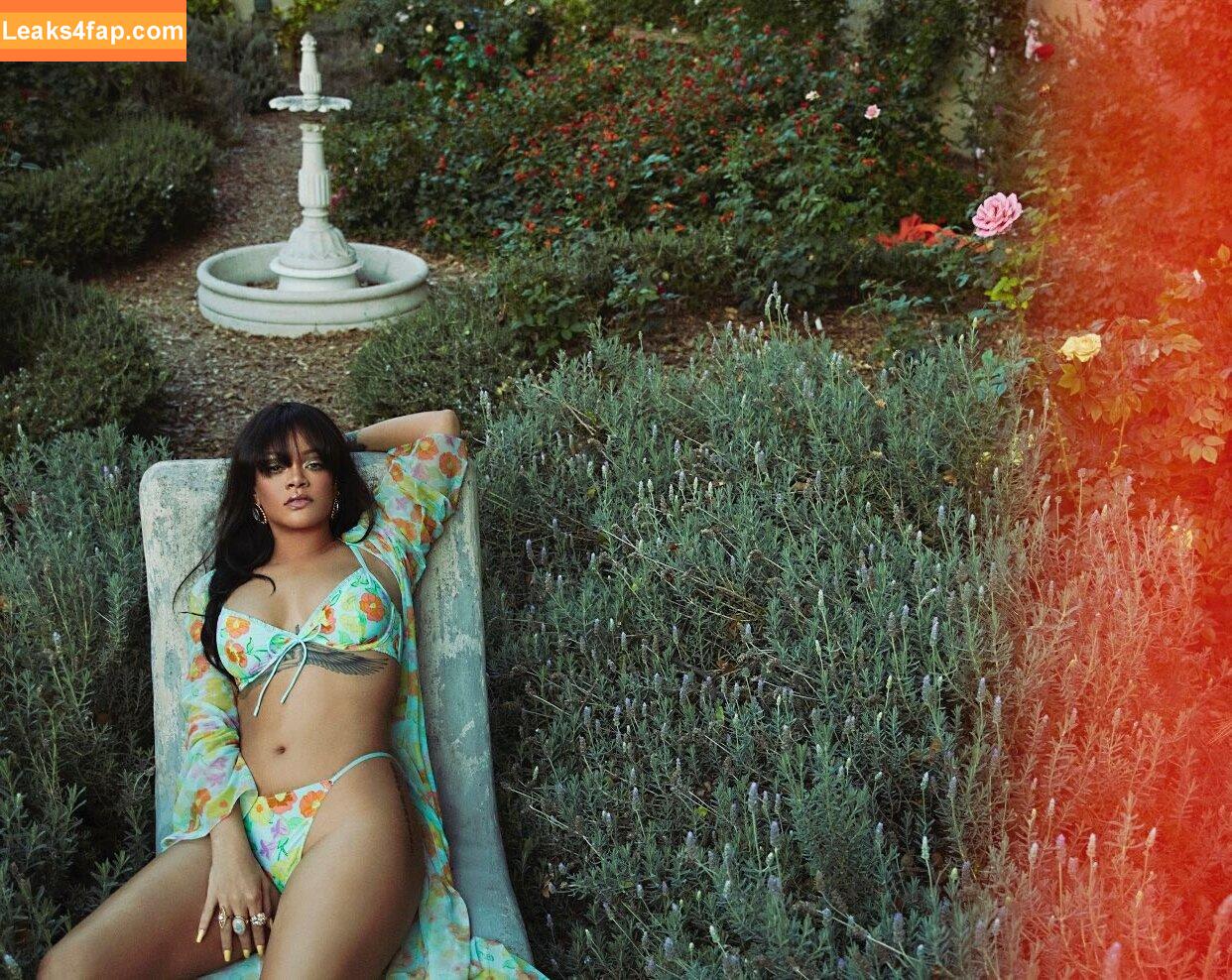 Rihanna / badgalriri leaked photo photo #0145