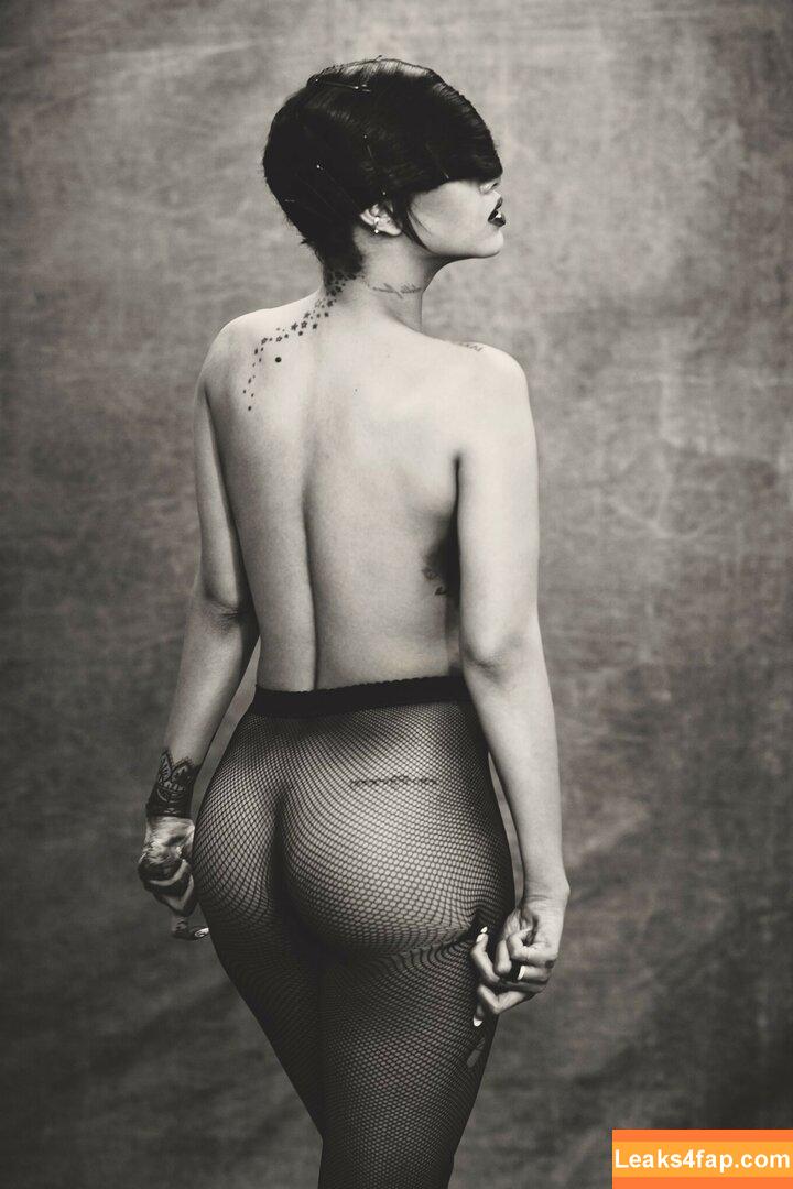 Rihanna / badgalriri leaked photo photo #0146