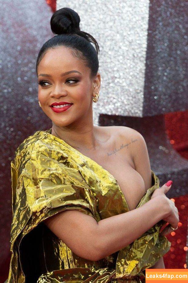Rihanna / badgalriri leaked photo photo #0194