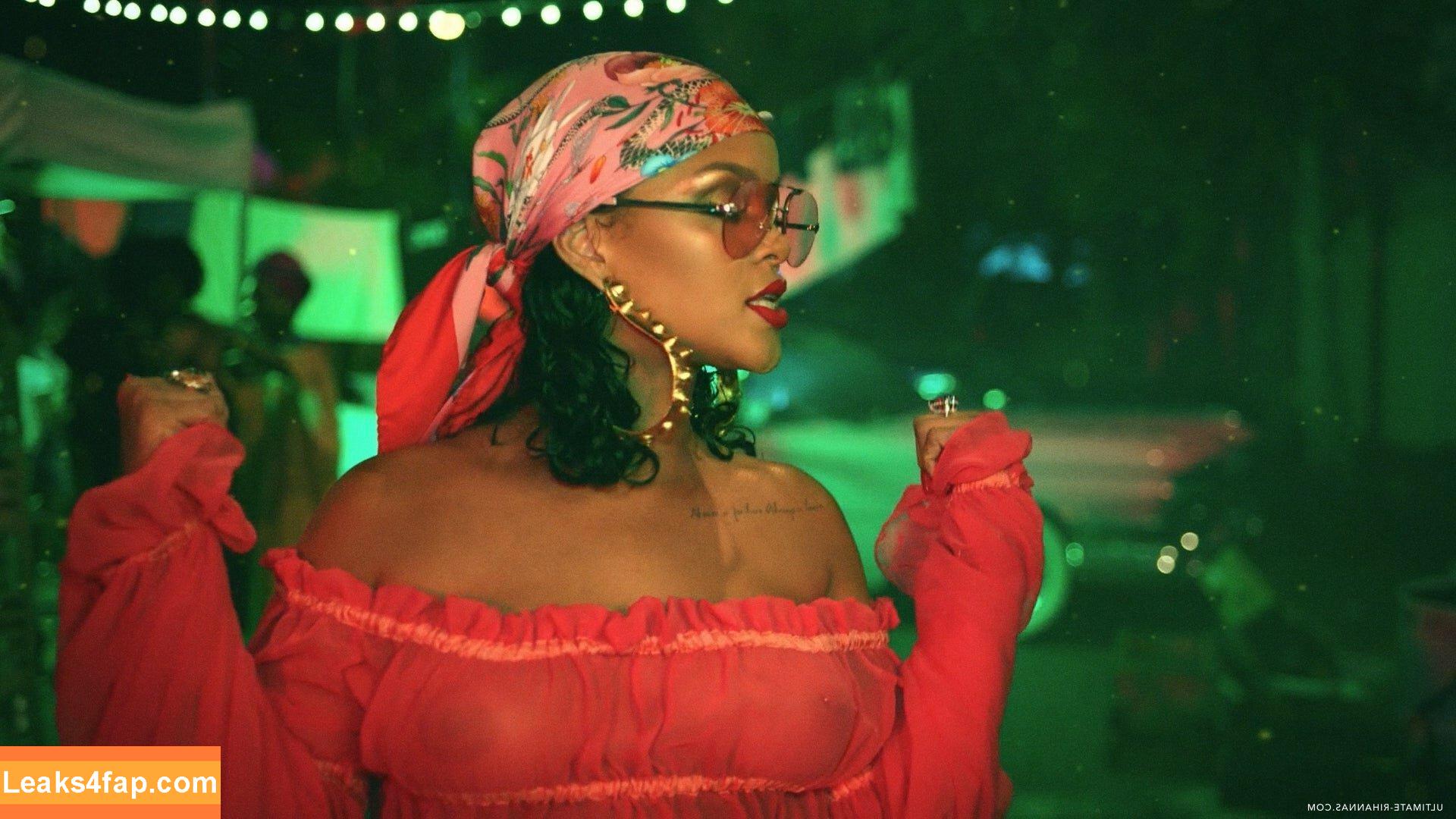 Rihanna / badgalriri leaked photo photo #0211