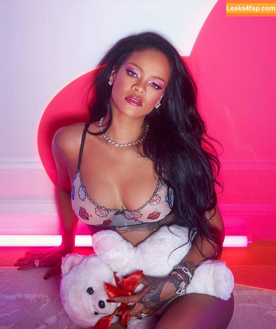 Rihanna / badgalriri leaked photo photo #0220