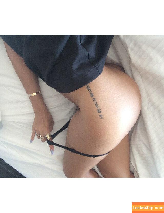 Rihanna / badgalriri leaked photo photo #0235