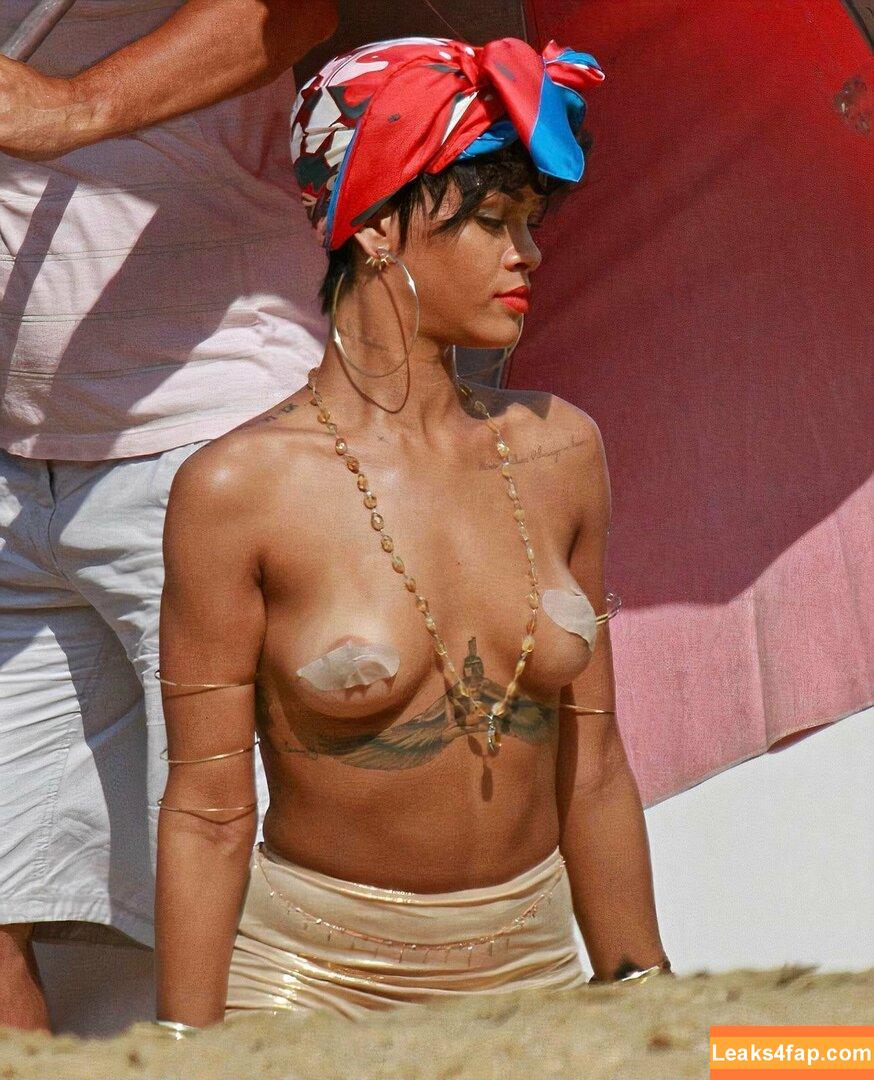 Rihanna / badgalriri leaked photo photo #0247