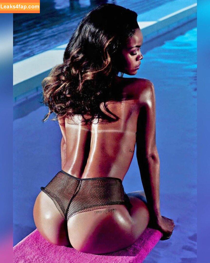 Rihanna / badgalriri leaked photo photo #0265