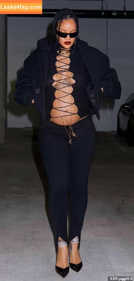 Rihanna / badgalriri leaked photo photo #0274