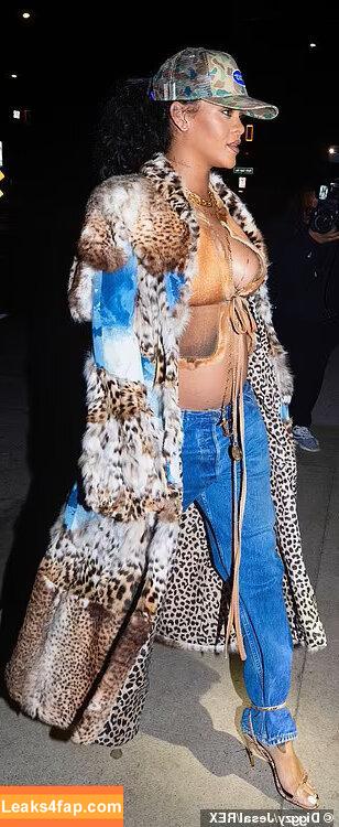 Rihanna / badgalriri leaked photo photo #0277