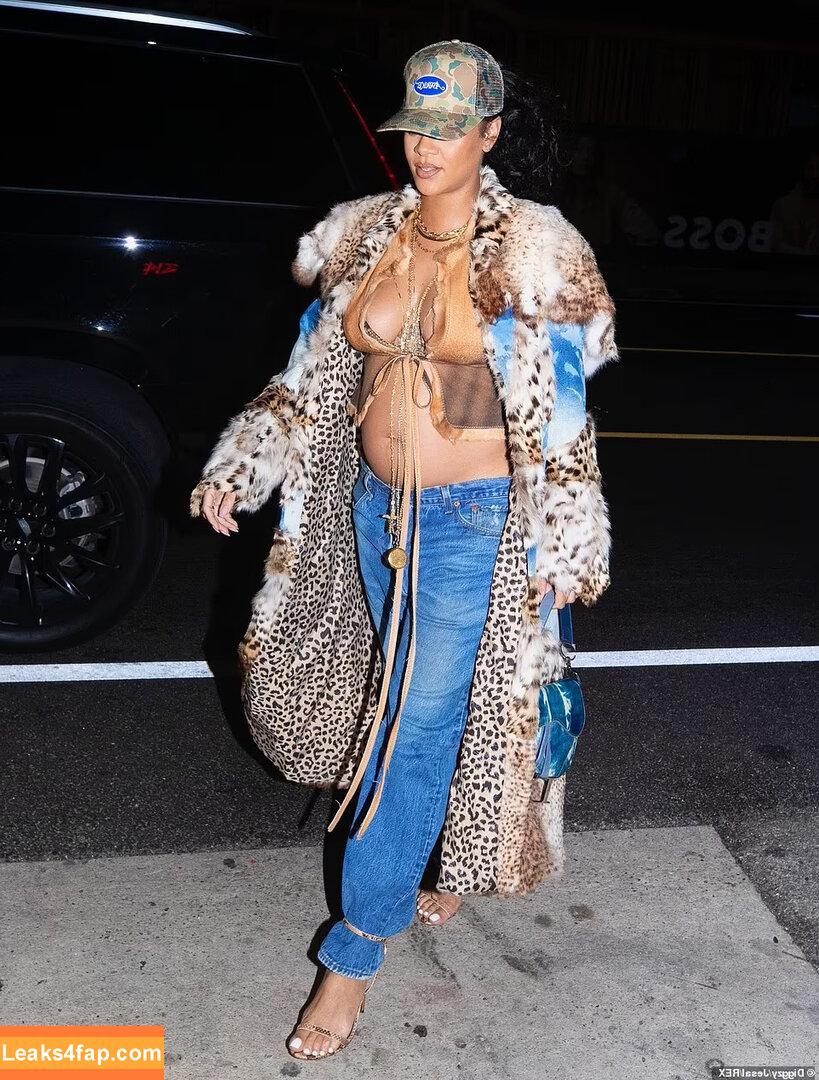 Rihanna / badgalriri leaked photo photo #0280