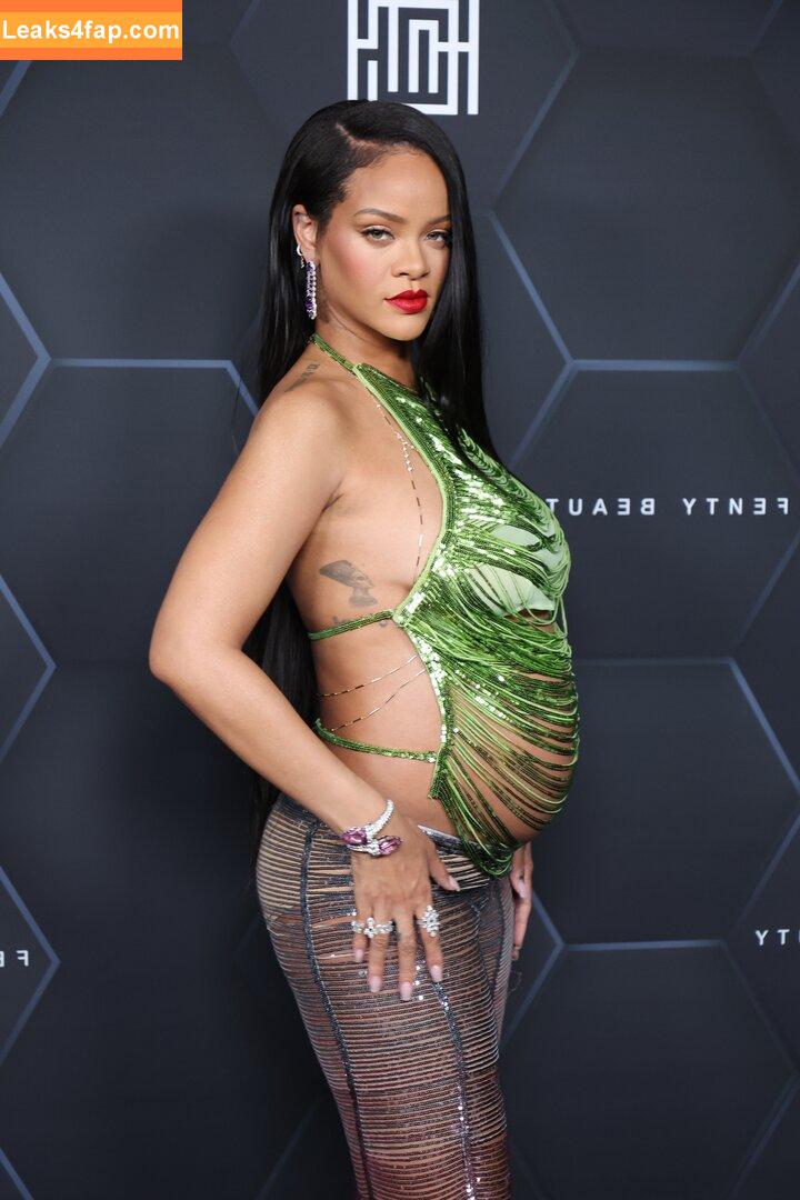 Rihanna / badgalriri leaked photo photo #0289