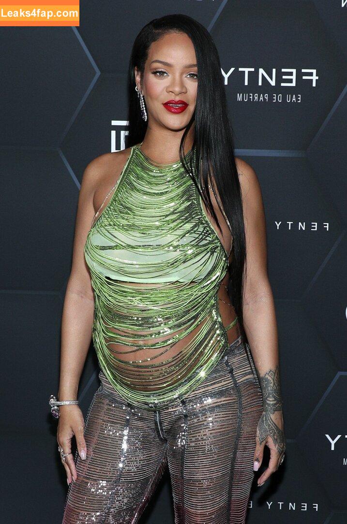 Rihanna / badgalriri leaked photo photo #0291