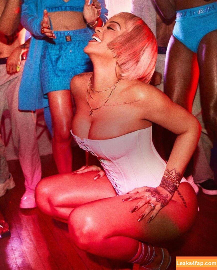 Rihanna / badgalriri leaked photo photo #0301