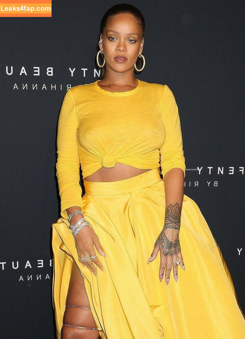 Rihanna / badgalriri leaked photo photo #0306