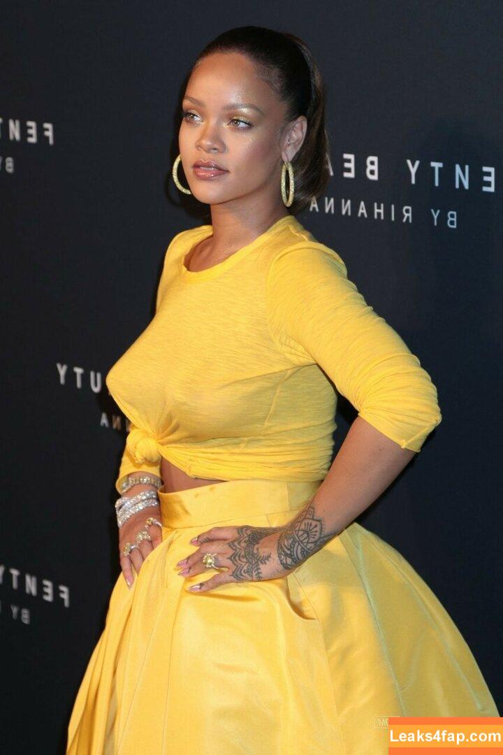Rihanna / badgalriri leaked photo photo #0316