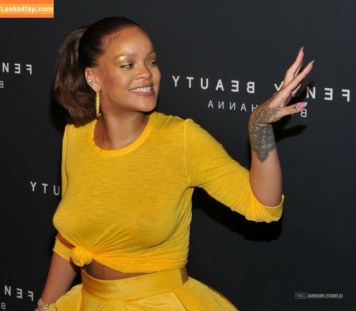 Rihanna / badgalriri leaked photo photo #0317