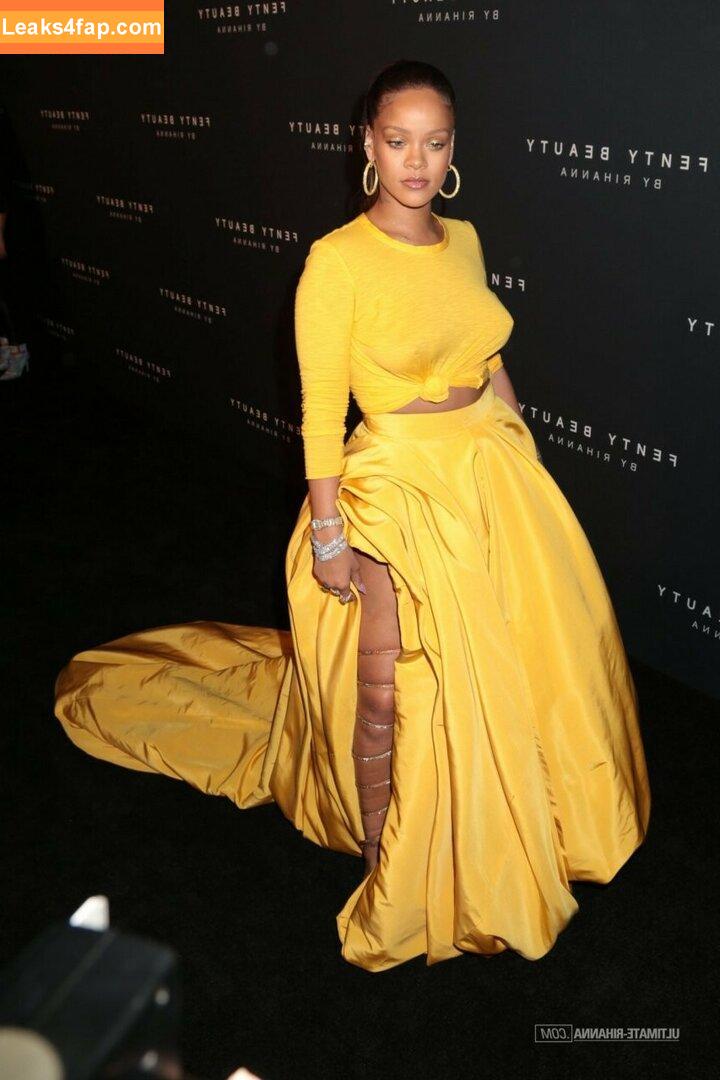 Rihanna / badgalriri leaked photo photo #0320