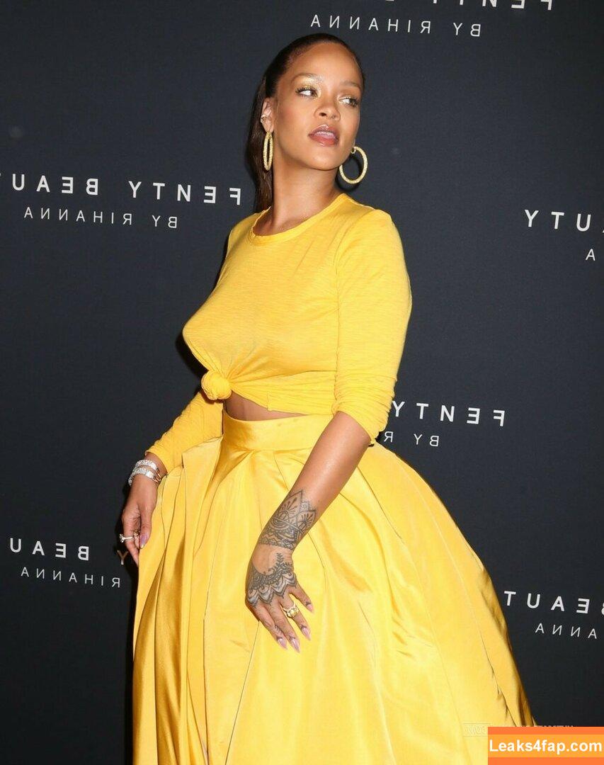 Rihanna / badgalriri leaked photo photo #0328