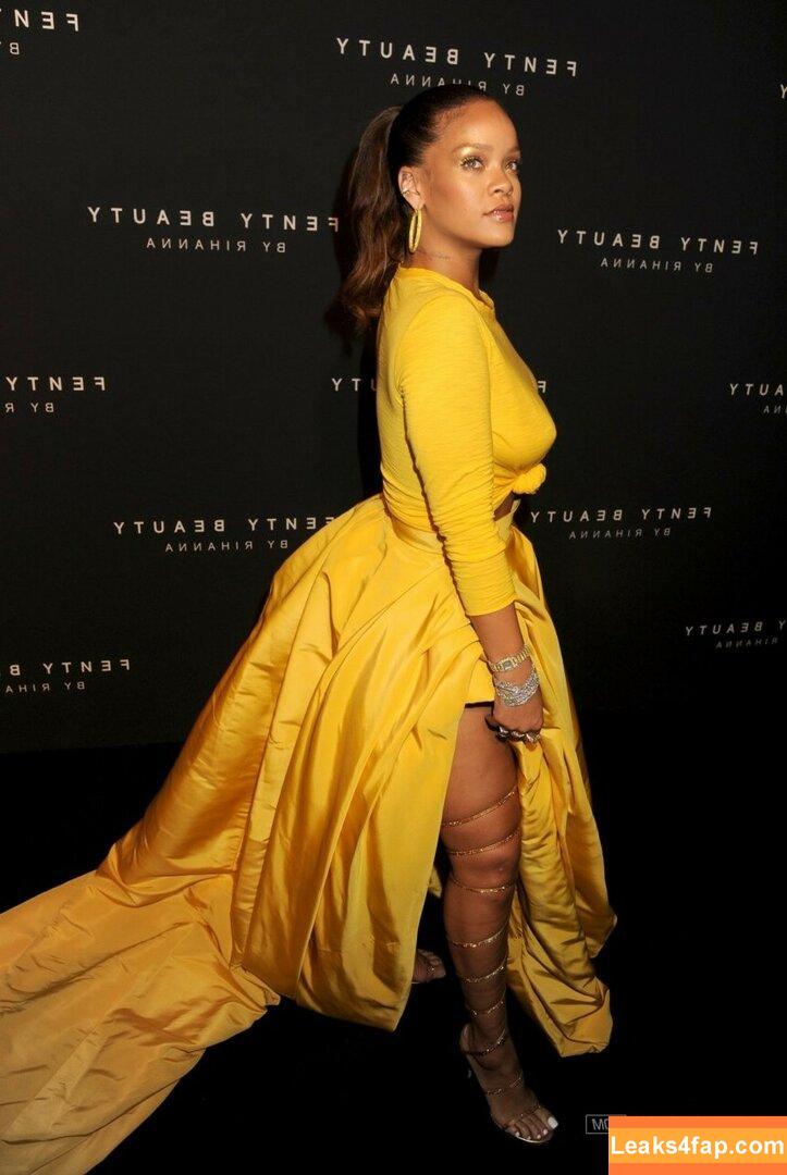 Rihanna / badgalriri leaked photo photo #0329