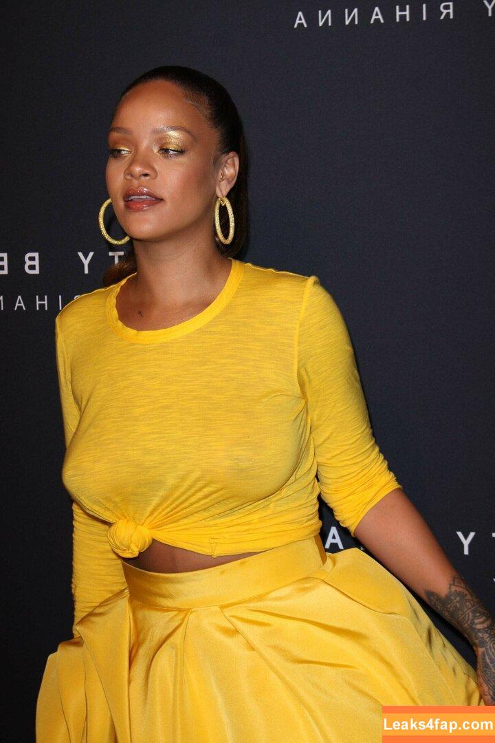 Rihanna / badgalriri leaked photo photo #0333