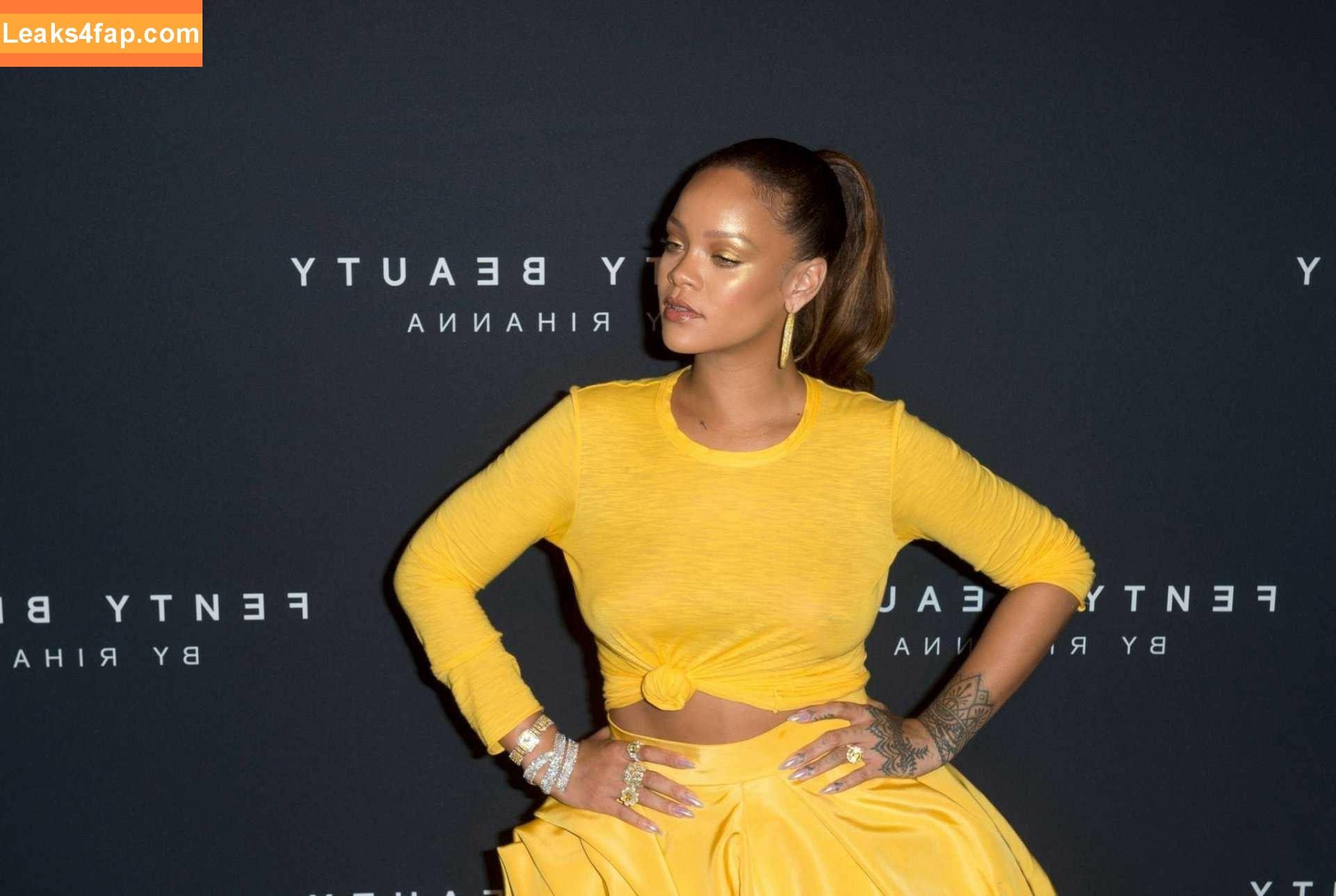 Rihanna / badgalriri leaked photo photo #0339