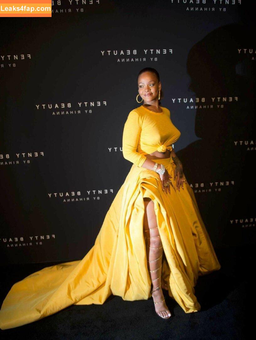 Rihanna / badgalriri leaked photo photo #0340