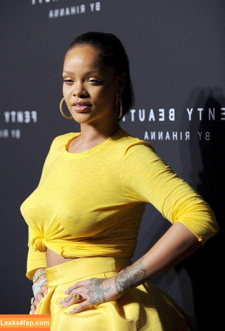 Rihanna / badgalriri leaked photo photo #0342