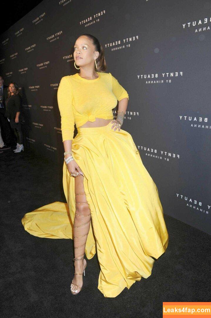 Rihanna / badgalriri слитое фото фото #0343