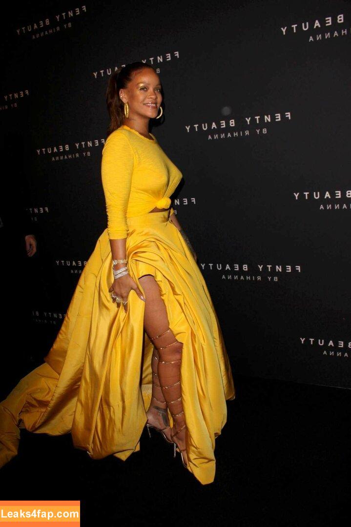 Rihanna / badgalriri leaked photo photo #0347