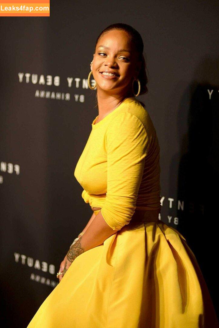 Rihanna / badgalriri leaked photo photo #0348