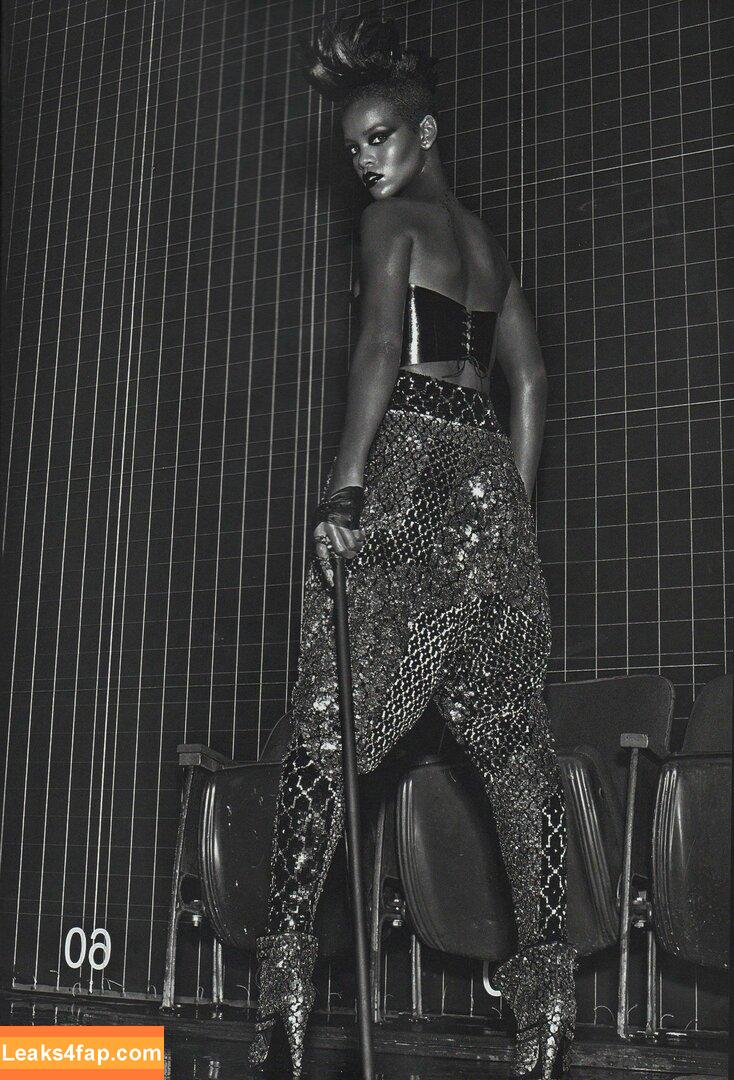 Rihanna / badgalriri leaked photo photo #0352