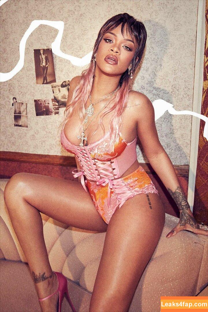 Rihanna / badgalriri leaked photo photo #0384