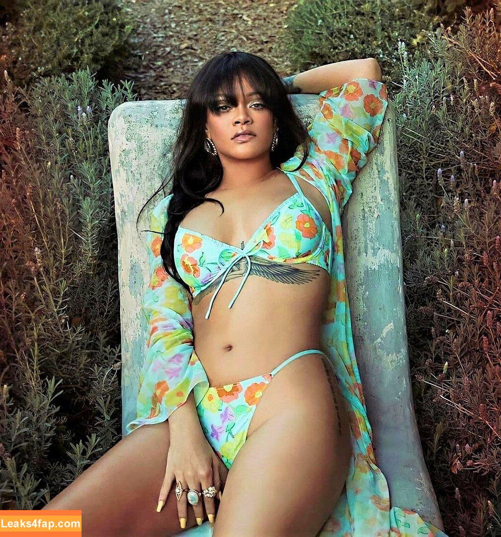 Rihanna / badgalriri leaked photo photo #0397