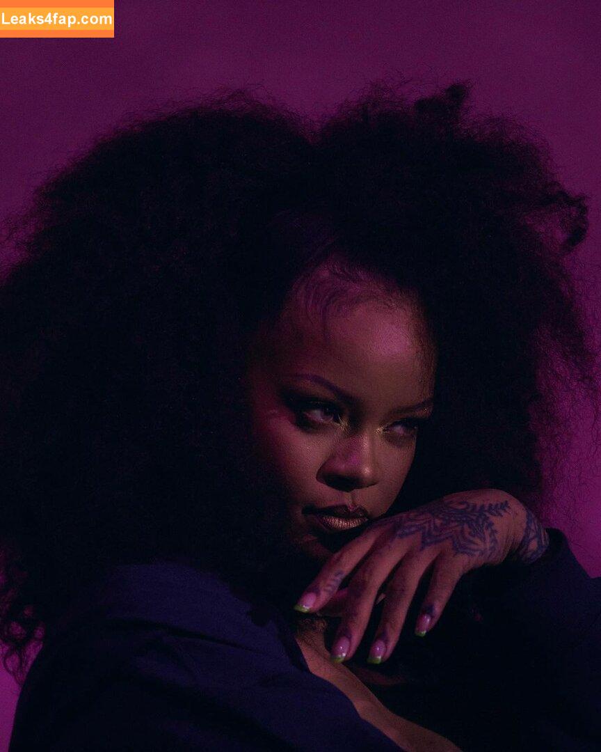 Rihanna / badgalriri leaked photo photo #0461