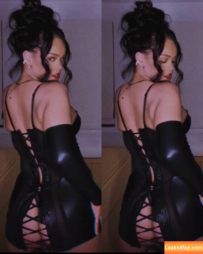 Rihanna / badgalriri leaked photo photo #0475