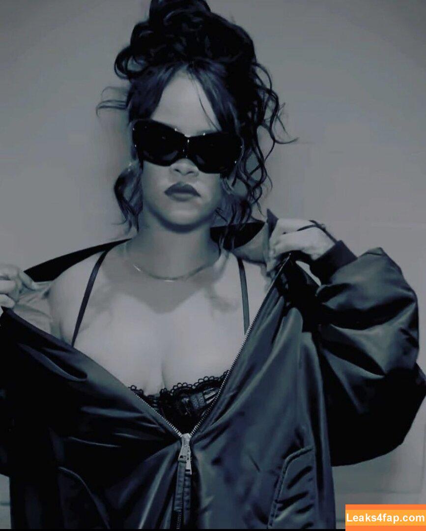Rihanna / badgalriri leaked photo photo #0481