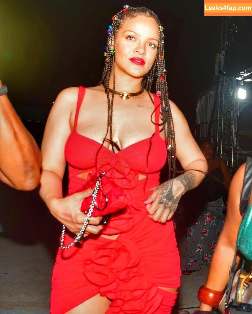 Rihanna / badgalriri leaked photo photo #0487