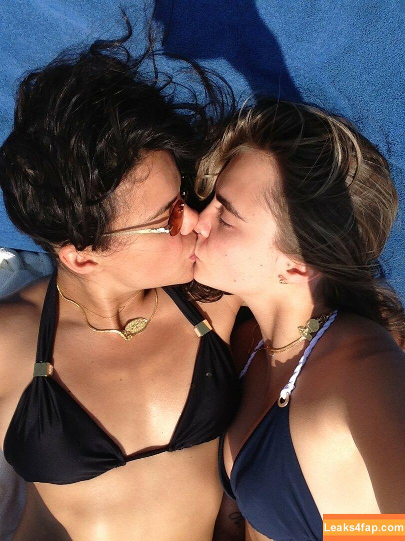 Rihanna / badgalriri leaked photo photo #0497