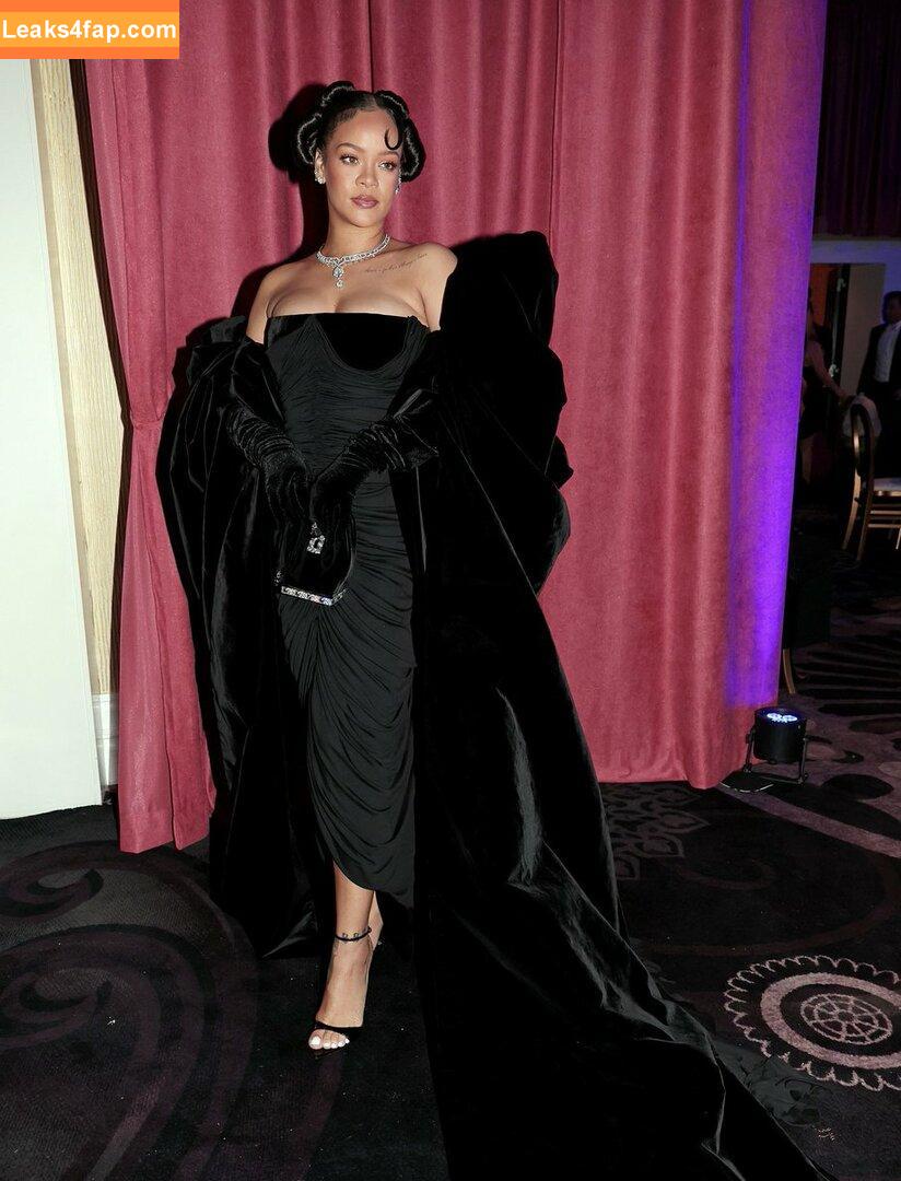 Rihanna / badgalriri leaked photo photo #0507