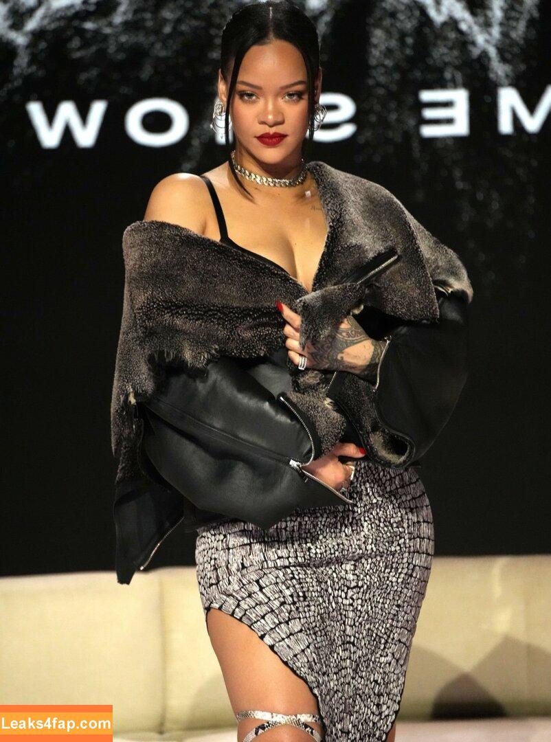 Rihanna / badgalriri leaked photo photo #0520