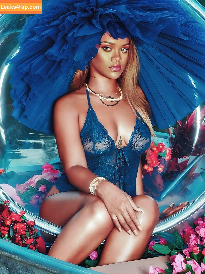 Rihanna / badgalriri leaked photo photo #0572