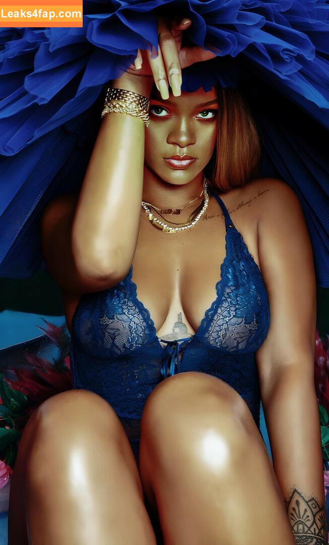 Rihanna / badgalriri leaked photo photo #0574