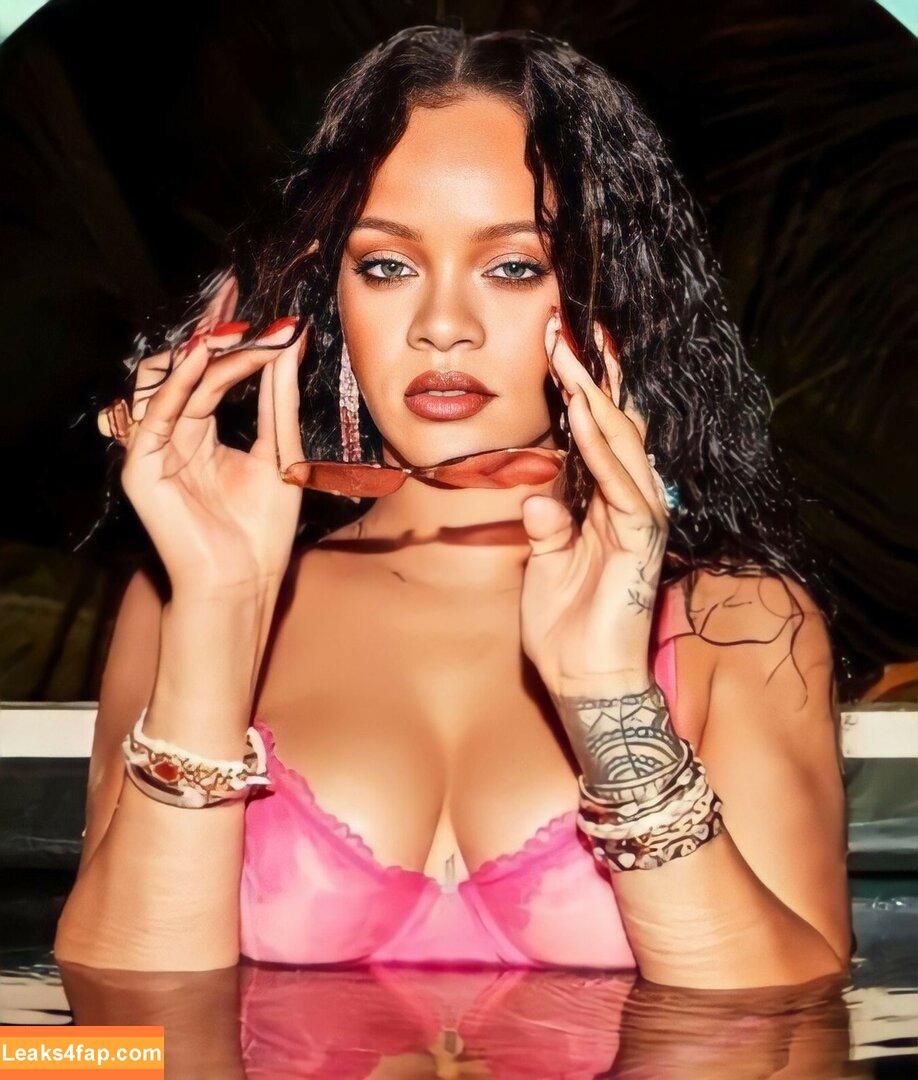 Rihanna / badgalriri leaked photo photo #0653