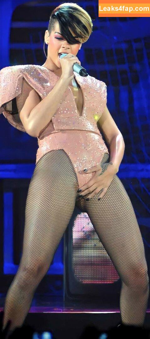 Rihanna / badgalriri leaked photo photo #0684
