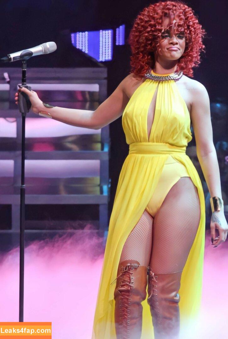 Rihanna / badgalriri leaked photo photo #0689
