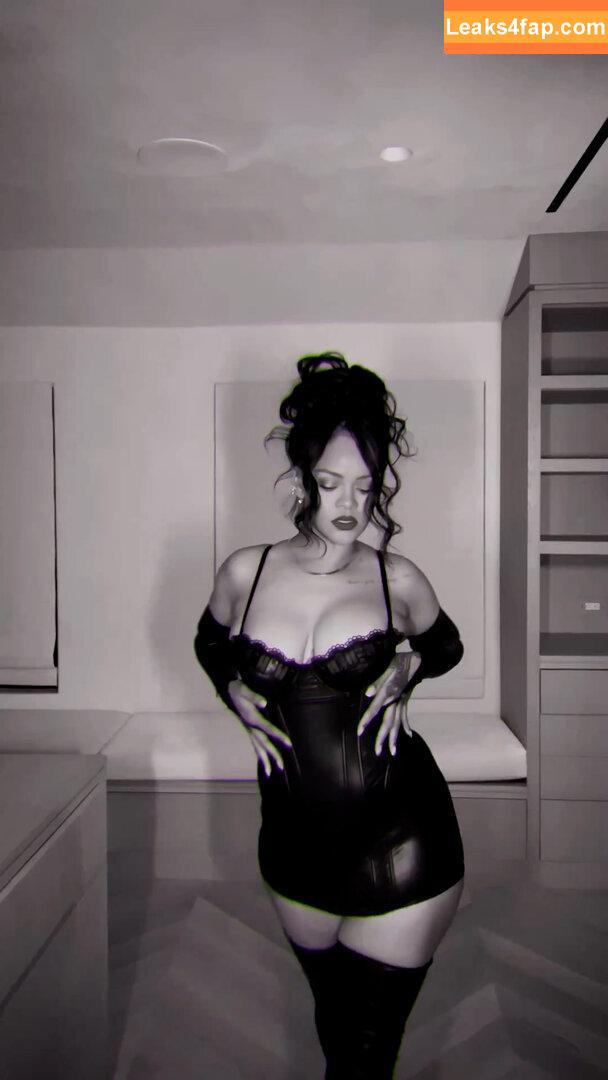 Rihanna / badgalriri leaked photo photo #0695