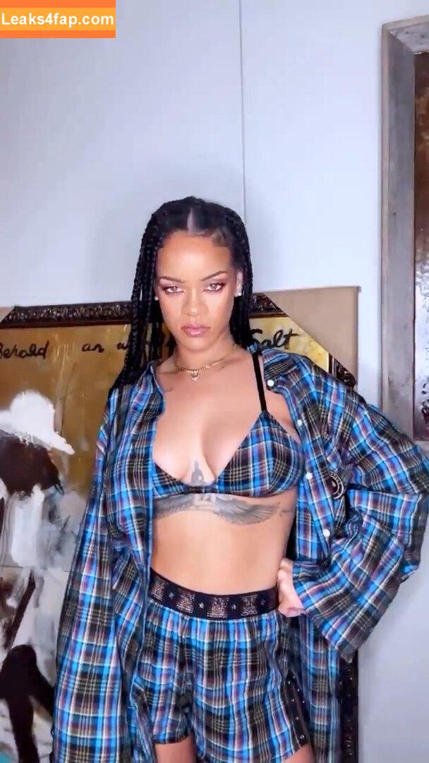 Rihanna / badgalriri leaked photo photo #0702