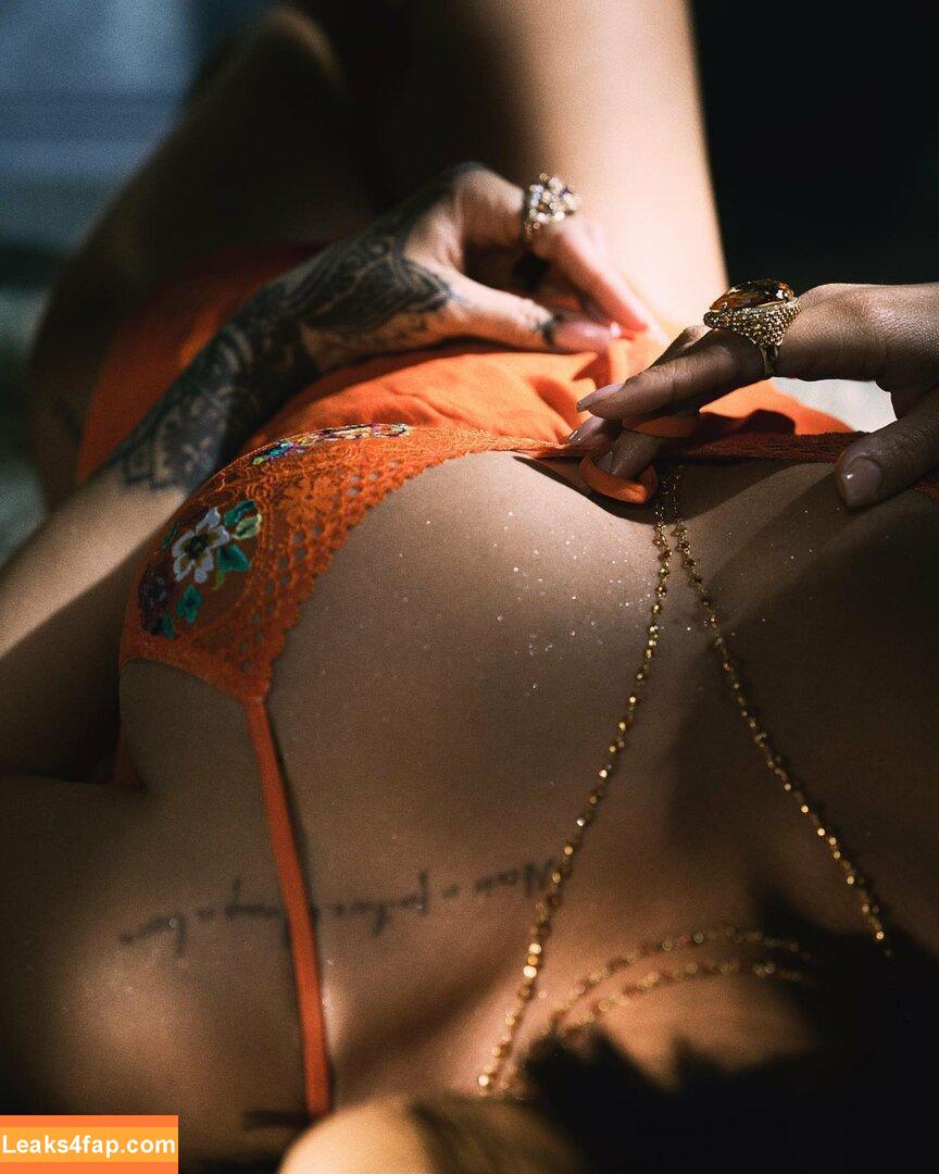 Rihanna / badgalriri leaked photo photo #0712