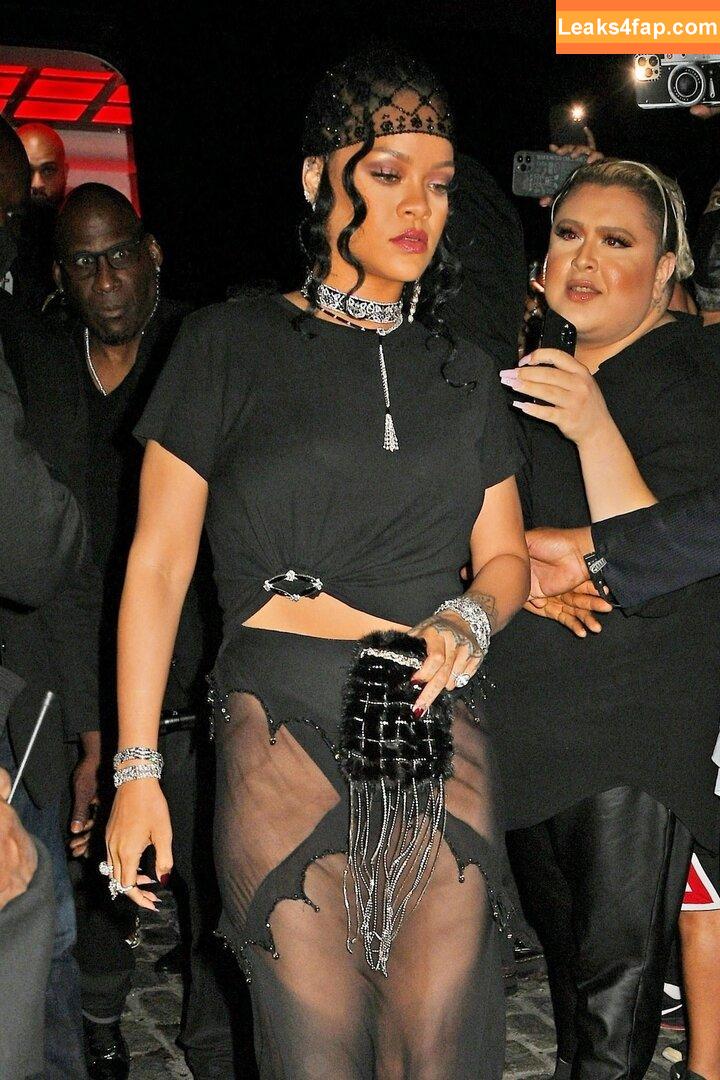 Rihanna / badgalriri leaked photo photo #0717