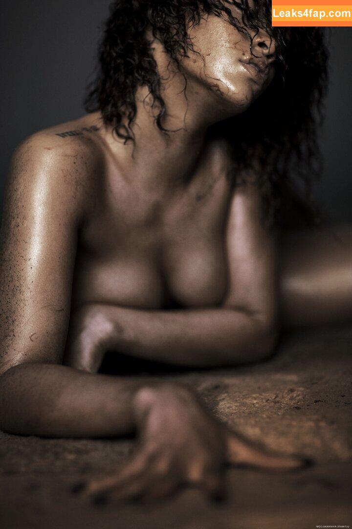 Rihanna / badgalriri leaked photo photo #0736
